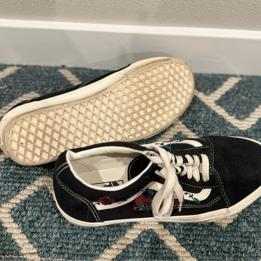 Vans Old Skool Rose Embroidered Black M9 W10.5 Rare - Picture 9 of 10